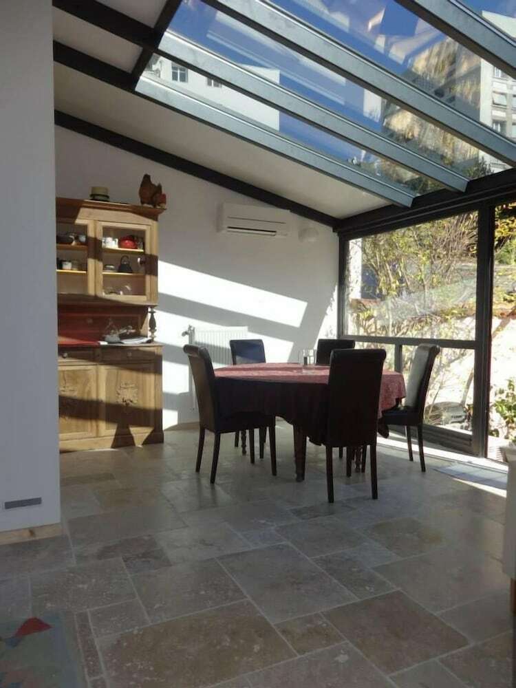 Maison D'h�tes Des Toits En Ville B&B