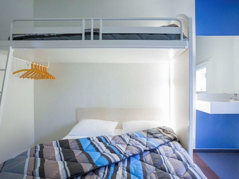 Hotelf1 Orange Centre �changeur A7 A9