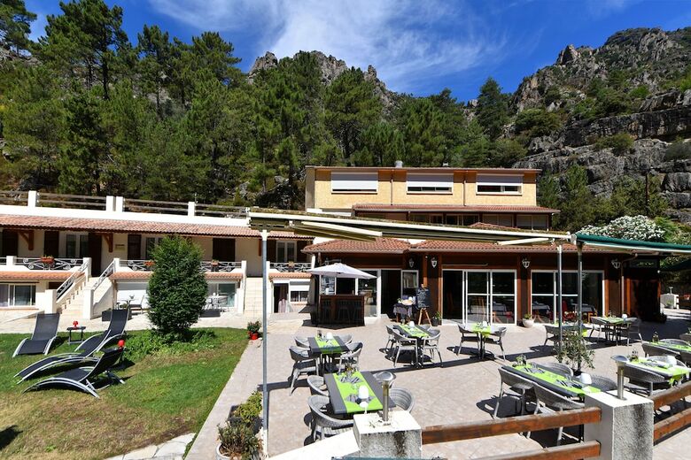 Hotel H�tel Arena Le Refuge