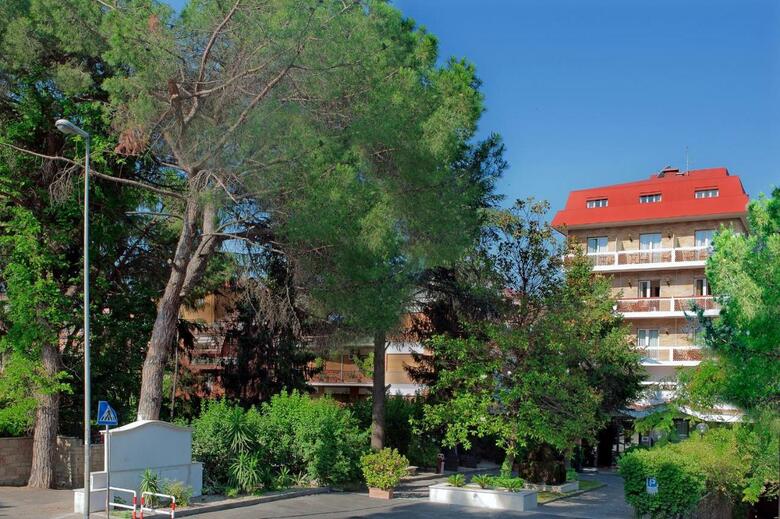 Hotel Pinewood