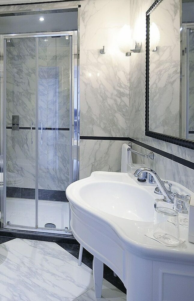 Hotel Grand Santa Lucia