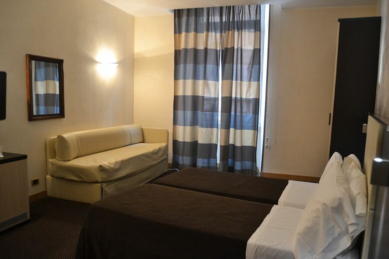 Hotel Tritone