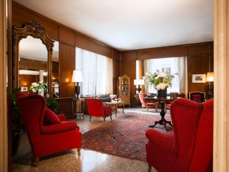 Hotel Colonna Palace