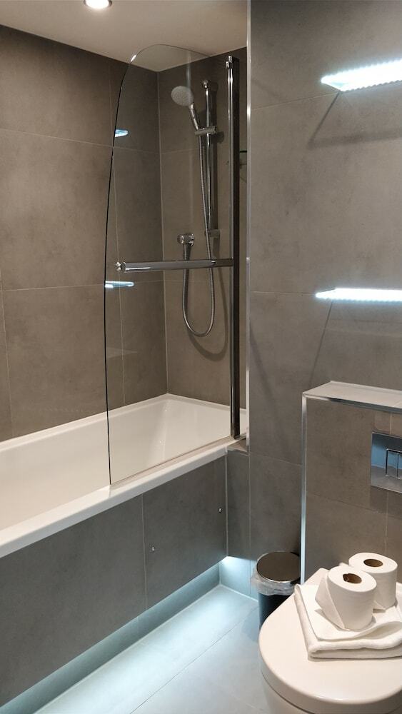 Apartamentos Access Tower Hill
