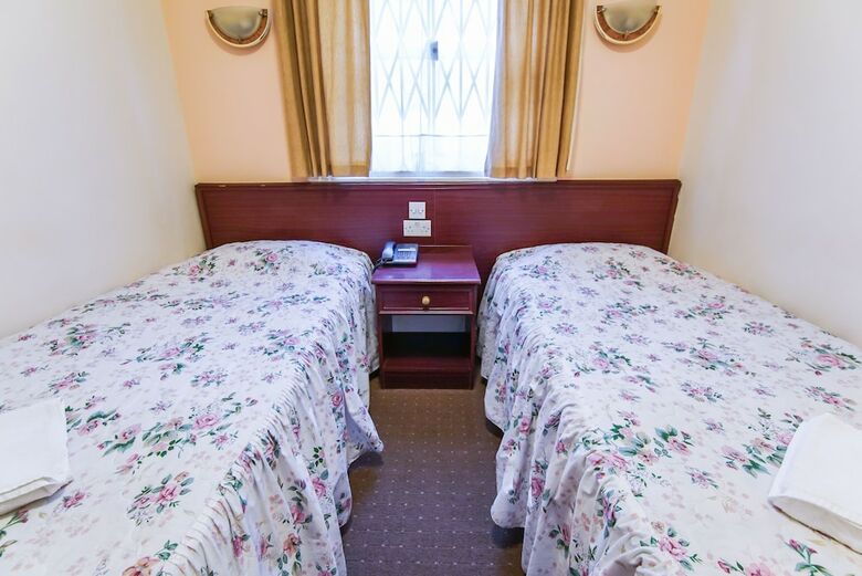 Mandalay Picton House Hotel