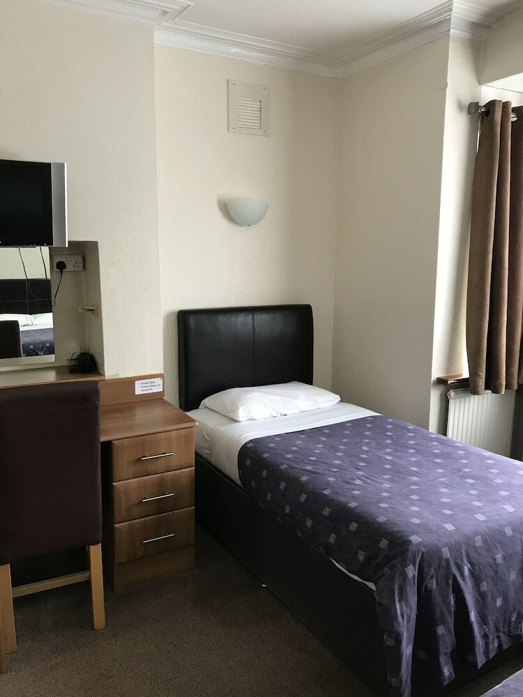 Warwick Lodge