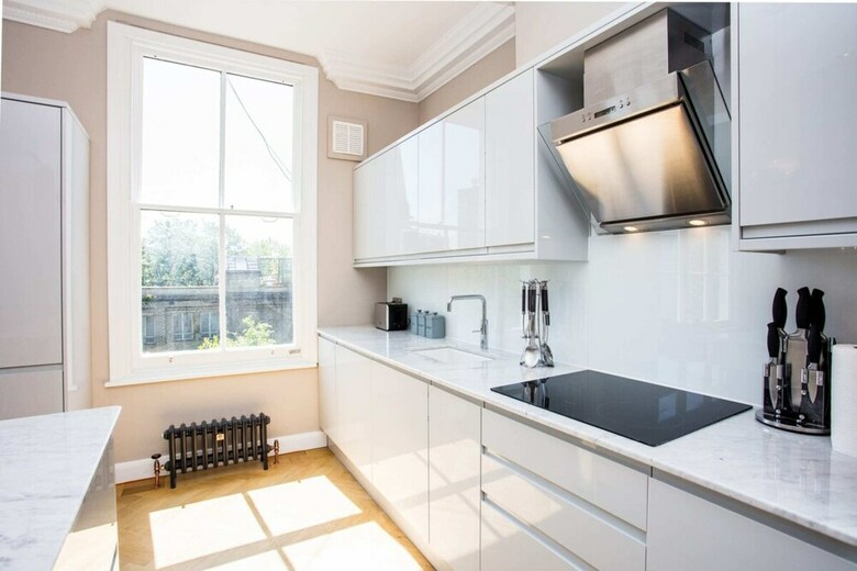 Bright, Vibrant 1 Bd Apartment In Sth Hampstead!