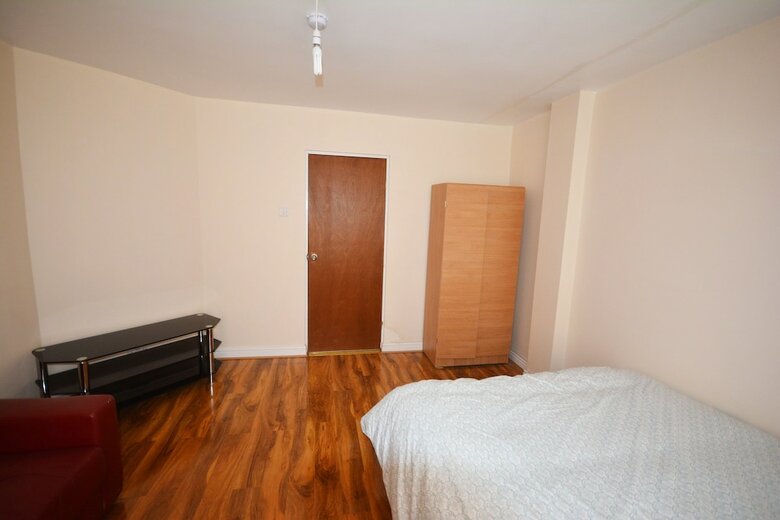 London Luxury 7 Bedroom Holiday Let