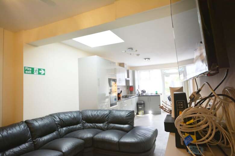 London Luxury 7 Bedroom Holiday Let