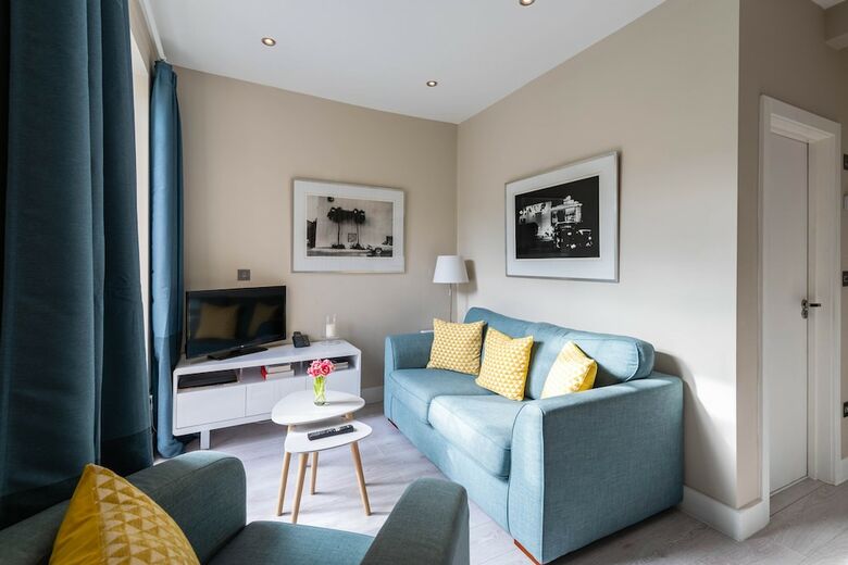 Stylish Fulham Home Close To The River Thames