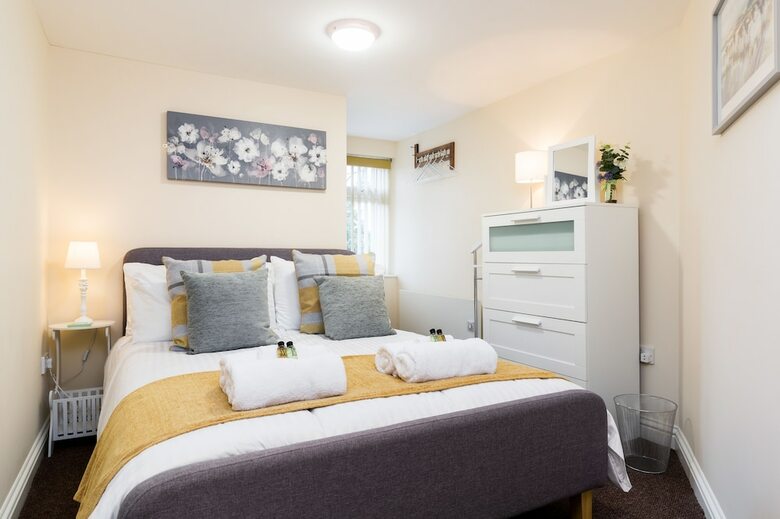 Stayford Apartments - Meriden - Near Nec