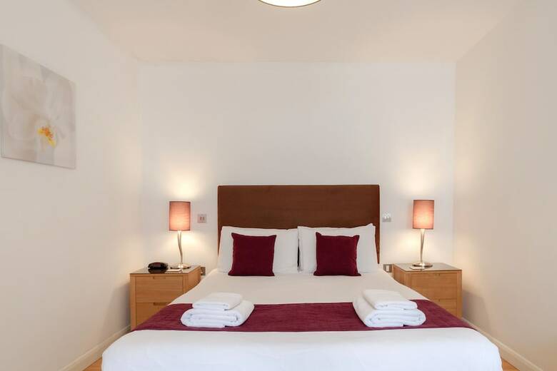 Roomspace Apartments -groveland Court