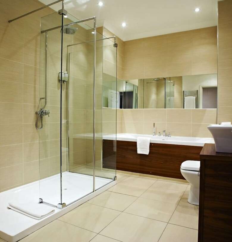 Rowton Hall Hotel And Spa
