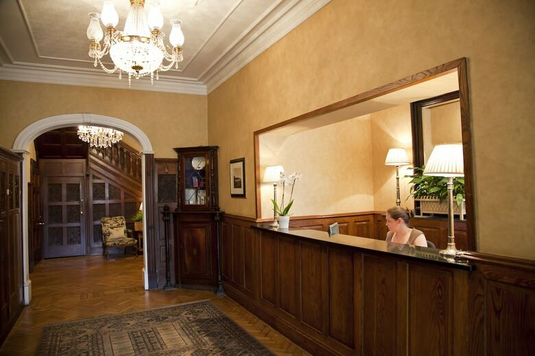 Rowton Hall Hotel And Spa