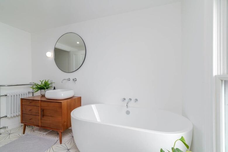 Charming 3br Home In East London W/terrace