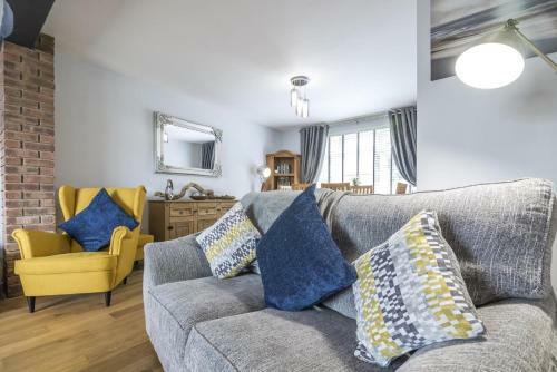 Mayfield House - 4 Bedroom House - Tenby