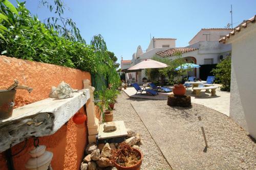 Riumar 'marmotta', 500m To Beach, Private Pool, On-site-service, Dog Beach