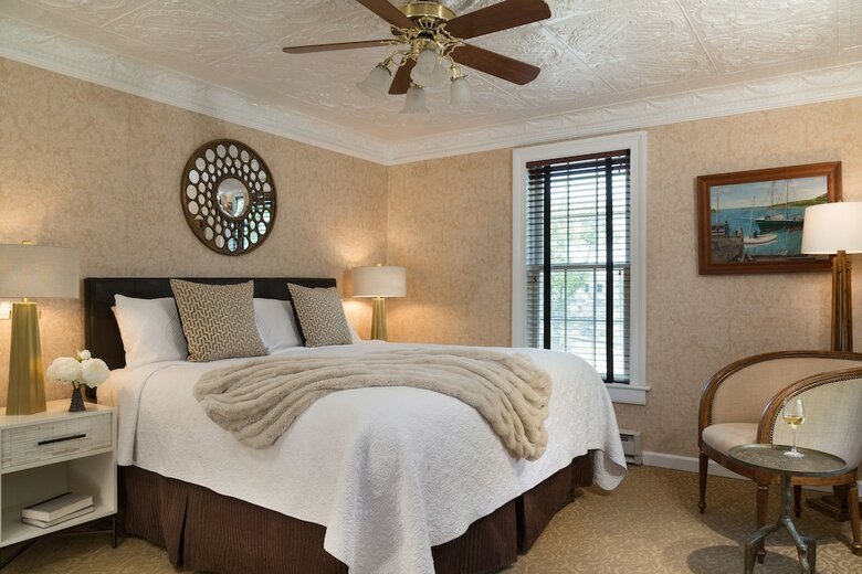 Hotel Chateau Inn And Suites