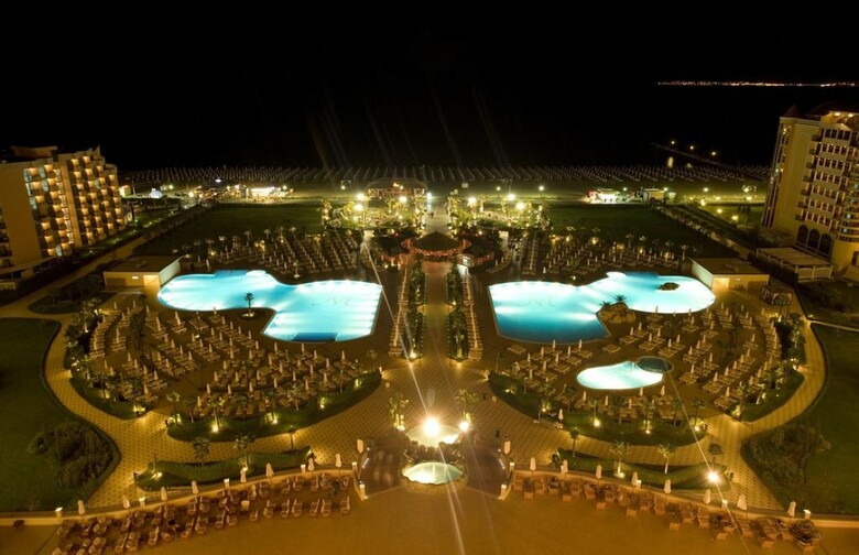 Hotel Dit Majestic Beach Resort