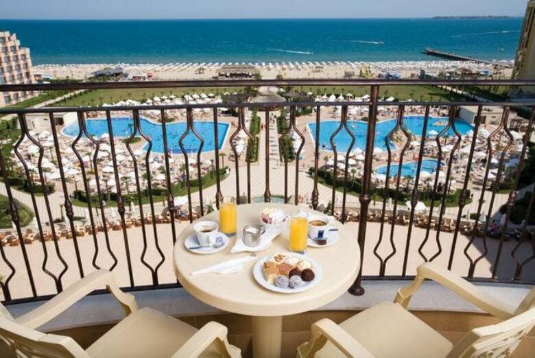Hotel Dit Majestic Beach Resort