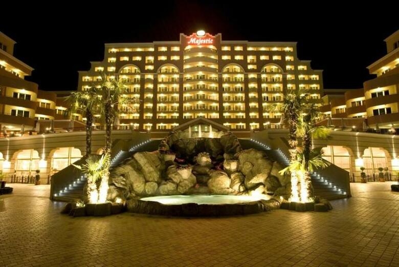 Hotel Dit Majestic Beach Resort