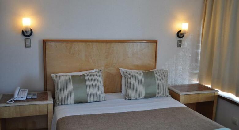 Hotel Rq Santiago Suites