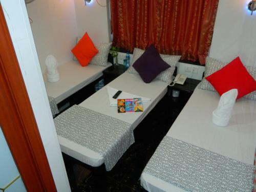 Hostal New London Hostel
