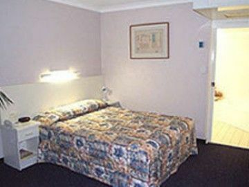 Hotel Country Comfort Towers