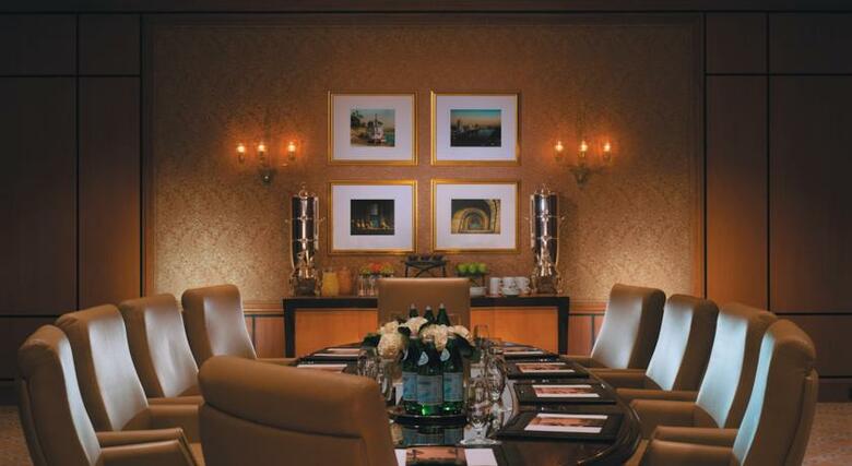 Four Seasons Hotel Cairo Nile Plaza