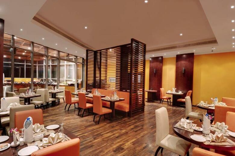 Lotus Hotel Apartments & Spa, Marina