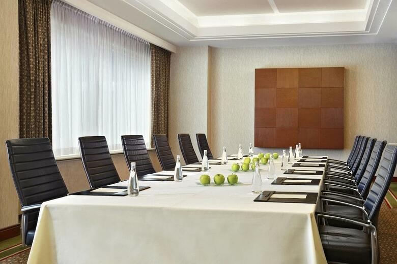 Hotel Sheraton Suites Calgary Eau Claire