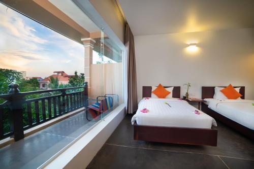 Hostal Golden Village Guesthouse