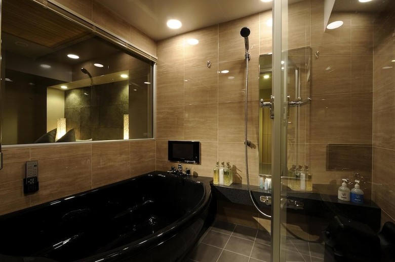 Roppongi Hotel S