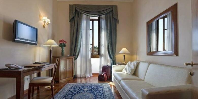 Hotel Pierre