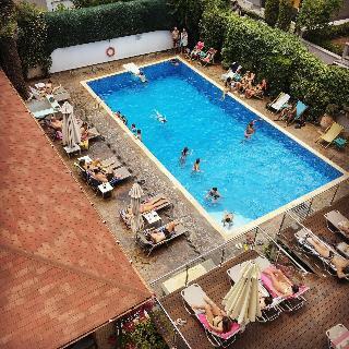 Green Hill Hotel