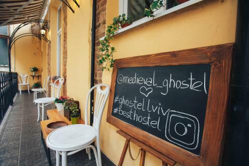 Ghostel - Medieval Hostel
