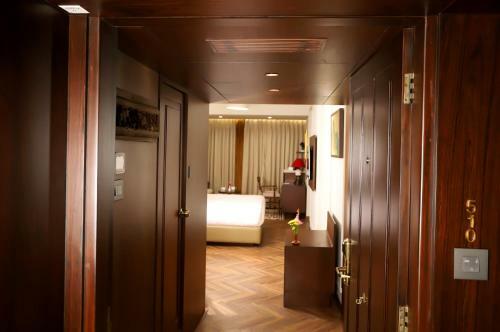 Hotel The Ambassador