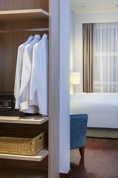 Aparthotel The Mayflower, Jakarta-marriott Executive Apartments