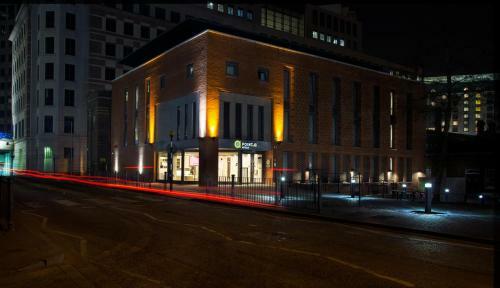 Tune Hotel - London, Canary Wharf