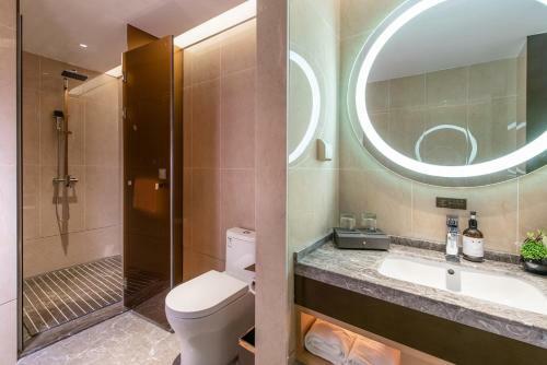 Lucky Holiday Hotel