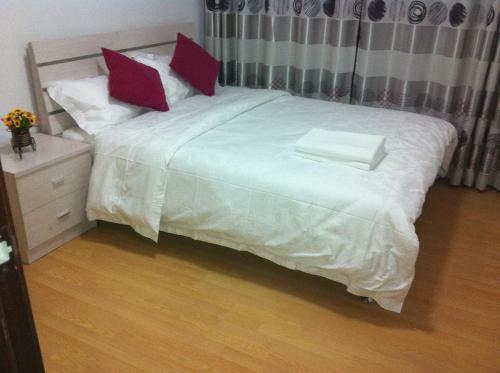 Shengang Apartment Dongmen Branch
