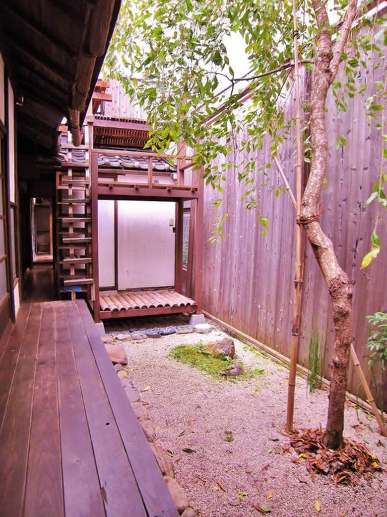 Albergue Small World Guest House