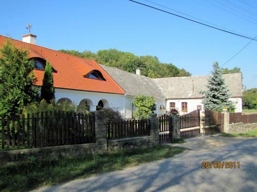 Apartamento S�r�nyes Udvarh�z