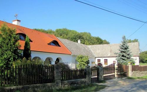 Apartamento S�r�nyes Udvarh�z