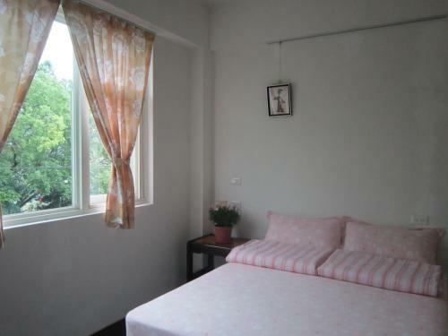 Bed & Breakfast Travelers Home