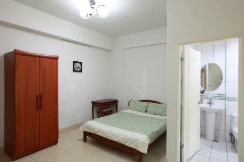Bed & Breakfast Travelers Home