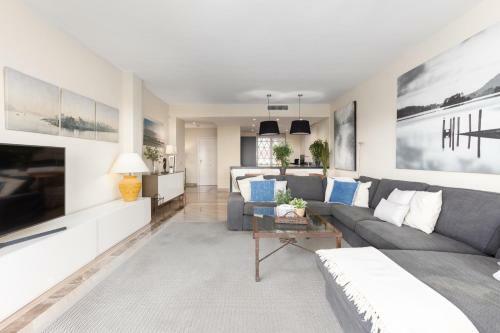 Front Line Beach Apartment In Hacienda Playa Marbella