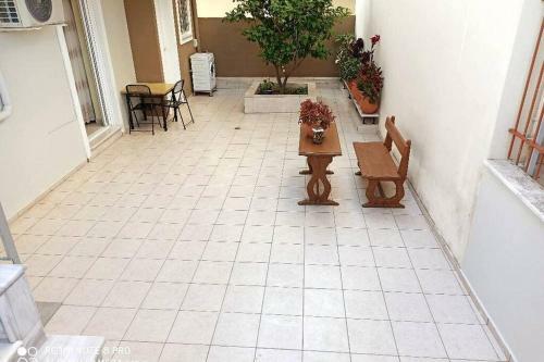 Jilda S Apartment With Private Garden!