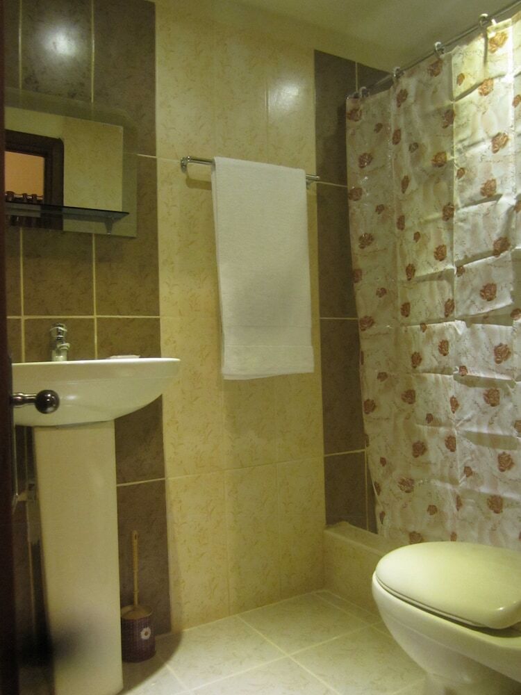 Caravan Hotel