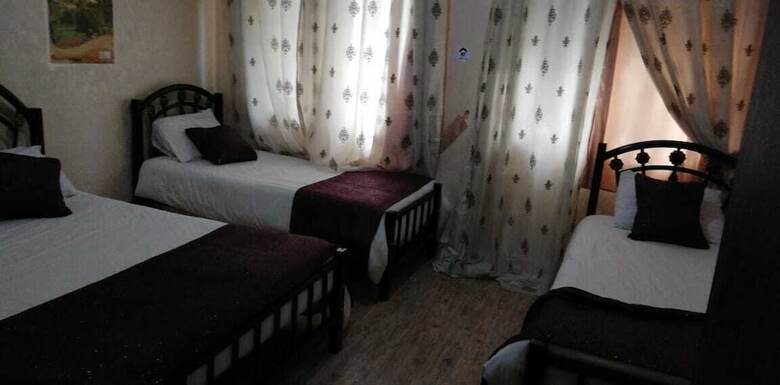 Caravan Hotel